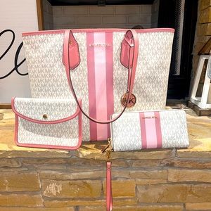 Large MK tote with matching coin purse and wallet! NEW!
